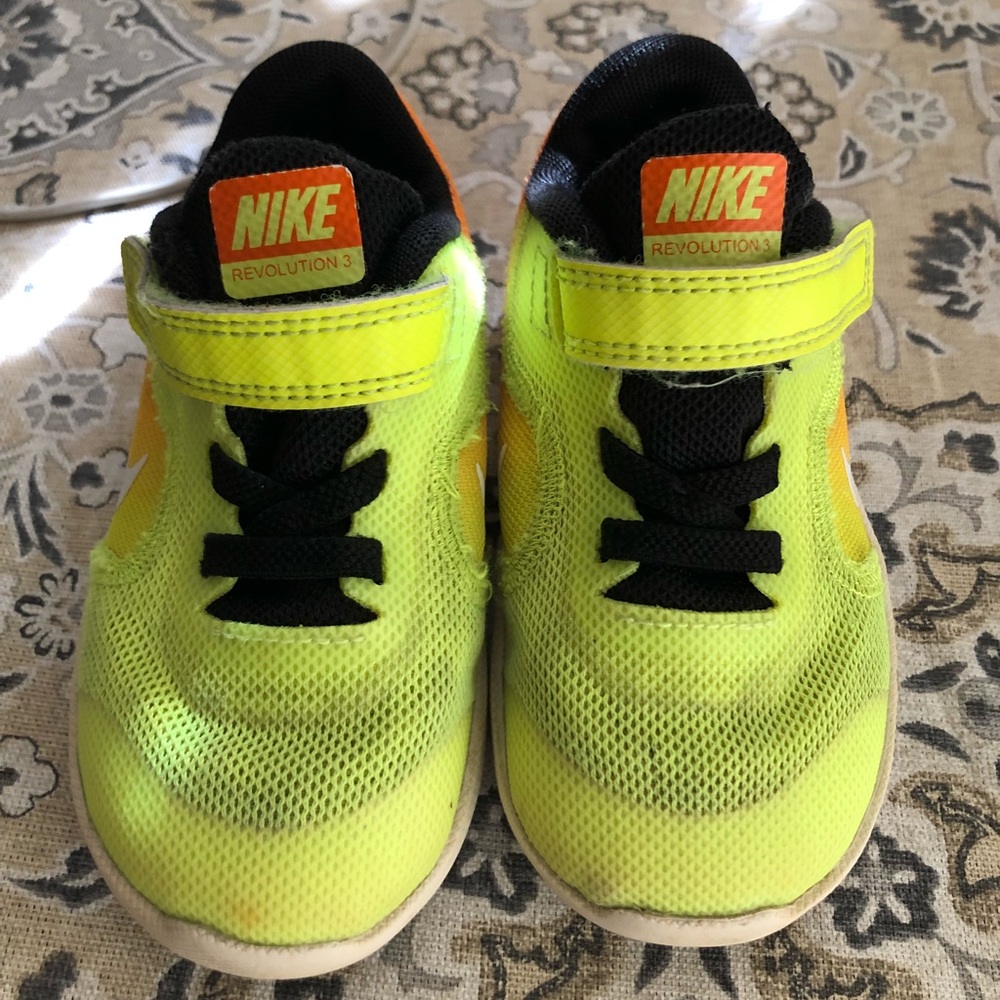 Nike Revolution 3